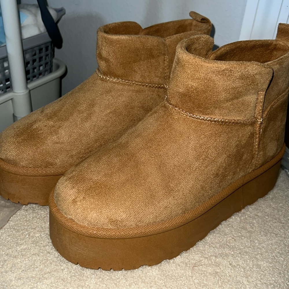 Chunky ankle Ugg inspired style